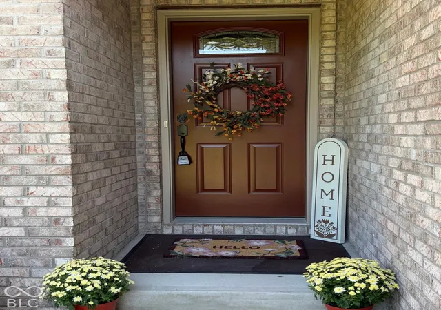 Photo 2 of Single family home for sale at 6658 English Oak Dr, Avon, IN 46123 | MLS# 22129963 | Listing updated on 2026-10-08