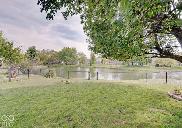 Photo 2 of Single family home for sale at 1531 Lake Point Ln N, Greenwood, IN 46142 | MLS# 22129967 | Listing updated on 2026-10-07
