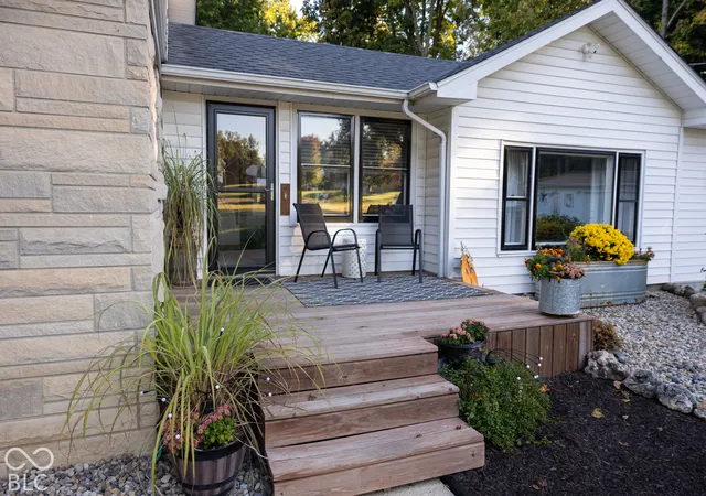 Photo 3 of Single family home for sale at 2530 W US Hwy 136, Crawfordsville, IN 47933 | MLS# 22129968 | Listing updated on 2026-10-06