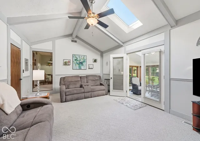 Photo 3 of Single family home for sale at 592 Echo Bnd Blvd, Greenwood, IN 46142 | MLS# 22129976 | Listing updated on 2026-10-08