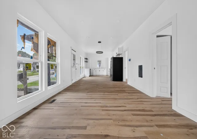 Photo 4 of Single family home for sale at 701 Carlyle Pl, Indianapolis, IN 46201 | MLS# 22129983 | Listing updated on 2026-10-06