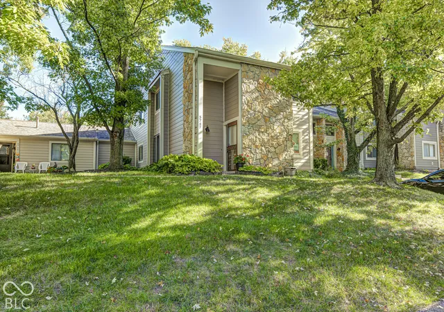 Condo for sale at 5747 Overcrest Dr, Indianapolis, IN 46237 | MLS# 22130000