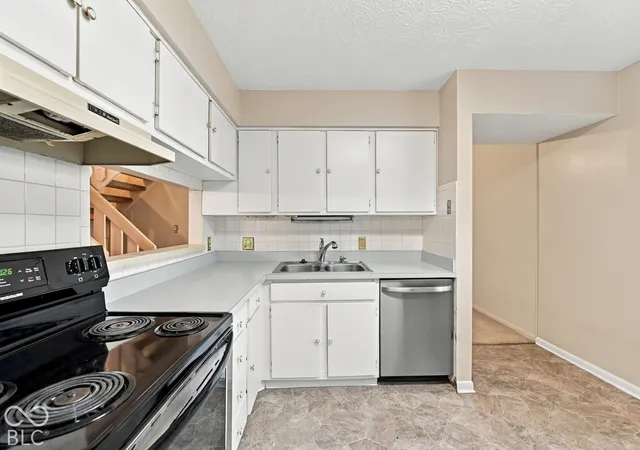 Photo 1 of Condo for sale at 5747 Overcrest Dr, Indianapolis, IN 46237 | MLS# 22130000 | Listing updated on 2026-10-09