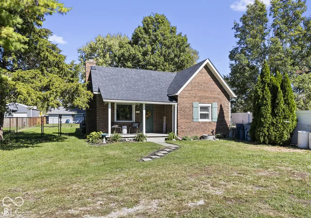 Photo 3 of Single family home for sale at 325 Walton St, Atlanta, IN 46031 | MLS# 22130015 | Listing updated on 2026-10-09