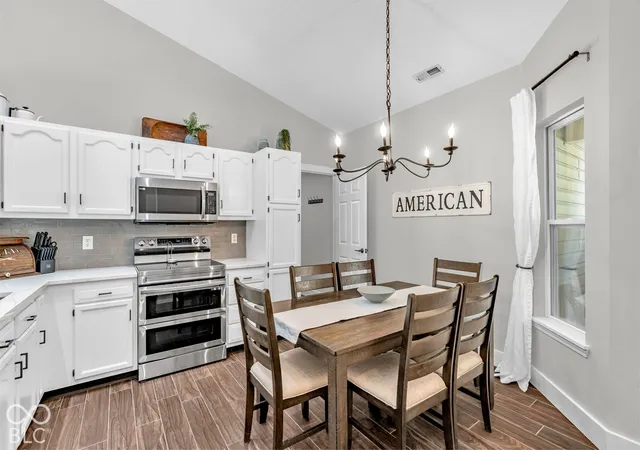 Photo 4 of Single family home for sale at 10801 Ravelle Rd, Indianapolis, IN 46234 | MLS# 22130018 | Listing updated on 2026-10-09