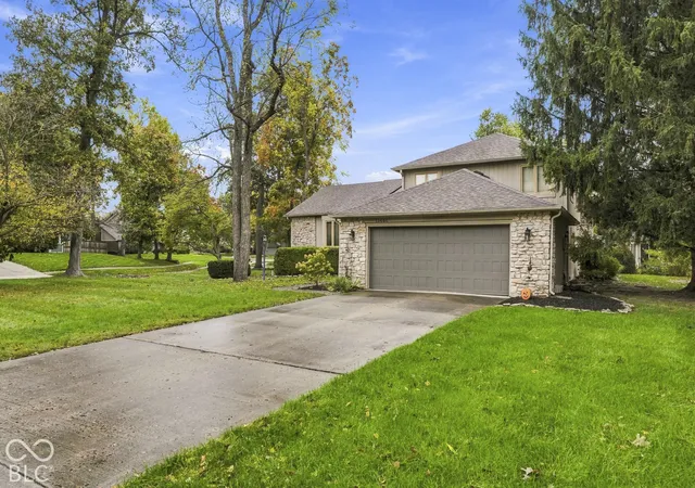 Photo 2 of Single family home for sale at 13665 Thistlewood Dr W, Carmel, IN 46032 | MLS# 22130022 | Listing updated on 2026-10-23
