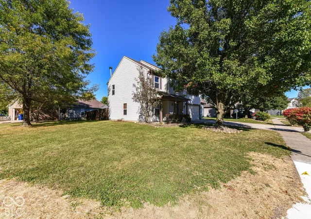 Photo 2 of Single family home for sale at 410 Tracy Ln, Brownsburg, IN 46112 | MLS# 22130025 | Listing updated on 2026-10-07