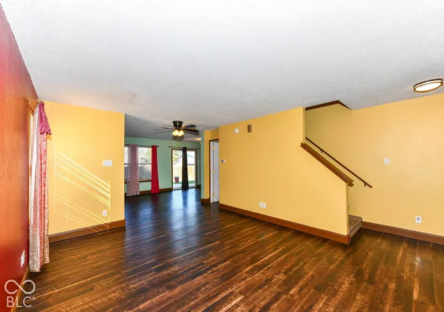 Photo 4 of Single family home for sale at 410 Tracy Ln, Brownsburg, IN 46112 | MLS# 22130025 | Listing updated on 2026-10-07