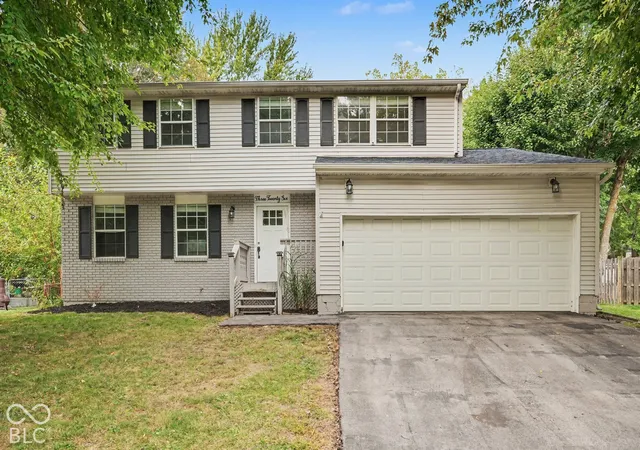 Photo 3 of Single family home for sale at 326 Greenlee Dr, Indianapolis, IN 46234 | MLS# 22130028 | Listing updated on 2026-10-06