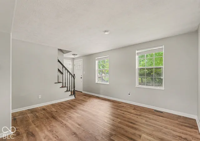 Photo 4 of Single family home for sale at 326 Greenlee Dr, Indianapolis, IN 46234 | MLS# 22130028 | Listing updated on 2026-10-06