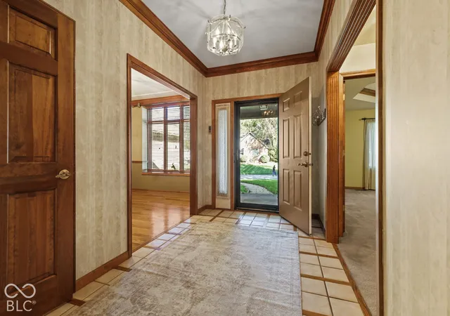 Photo 4 of Single family home for sale at 948 Silver Crk Way, Greenwood, IN 46142 | MLS# 22130031 | Listing updated on 2026-10-08