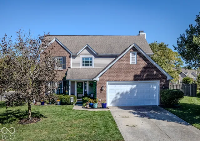 Photo 1 of Single family home for sale at 6416 Manchester Dr, Fishers, IN 46038 | MLS# 22130033 | Listing updated on 2026-10-09