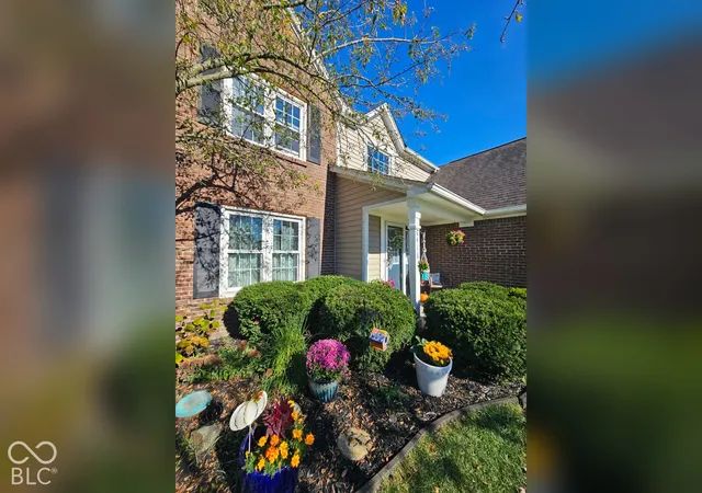 Photo 4 of Single family home for sale at 6416 Manchester Dr, Fishers, IN 46038 | MLS# 22130033 | Listing updated on 2026-10-09