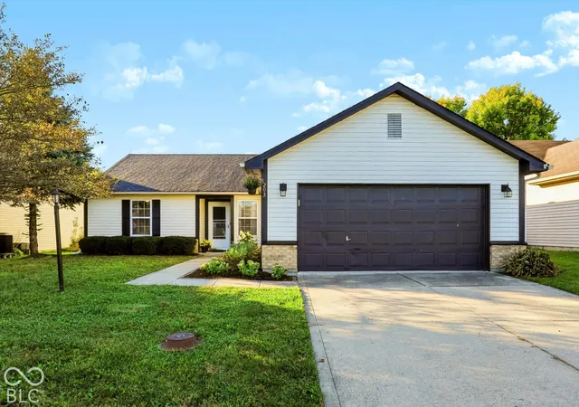 Photo 1 of Single family home for sale at 203 E Pine Ridge Dr, Westfield, IN 46074 | MLS# 22130036 | Listing updated on 2026-10-07