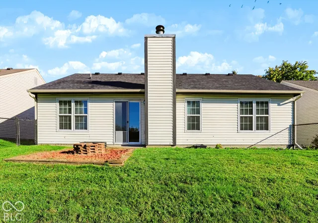 Photo 2 of Single family home for sale at 203 E Pine Ridge Dr, Westfield, IN 46074 | MLS# 22130036 | Listing updated on 2026-10-07