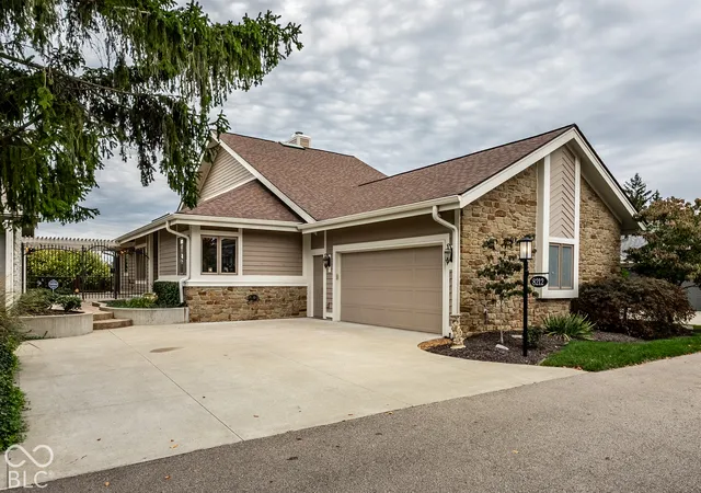 Photo 3 of Single family home for sale at 8212 Dean Rd, Indianapolis, IN 46240 | MLS# 22130037 | Listing updated on 2026-10-19