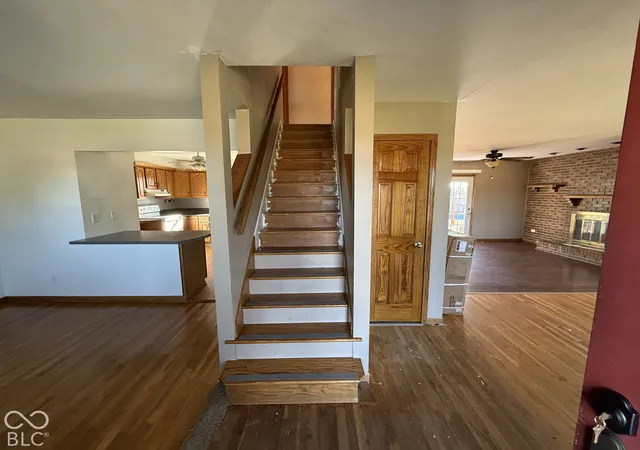 Photo 2 of Sale Pending at 8591 N Erickson St, Terre Haute, IN 47805 | MLS# 22130039 | Listing updated on 2026-10-16