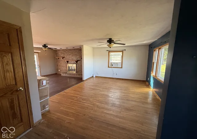 Photo 3 of Sale Pending at 8591 N Erickson St, Terre Haute, IN 47805 | MLS# 22130039 | Listing updated on 2026-10-16