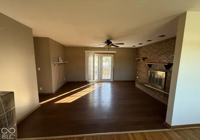 Photo 4 of Sale Pending at 8591 N Erickson St, Terre Haute, IN 47805 | MLS# 22130039 | Listing updated on 2026-10-16