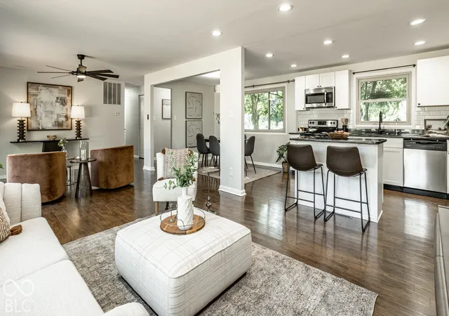 Photo 4 of Single family home for sale at 11802 Prairie Pl, Carmel, IN 46033 | MLS# 22130051 | Listing updated on 2026-10-08