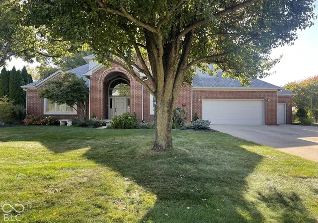 Photo 1 of Single family home for sale at 1607 Corniche Dr, Zionsville, IN 46077 | MLS# 22130070 | Listing updated on 2026-10-24
