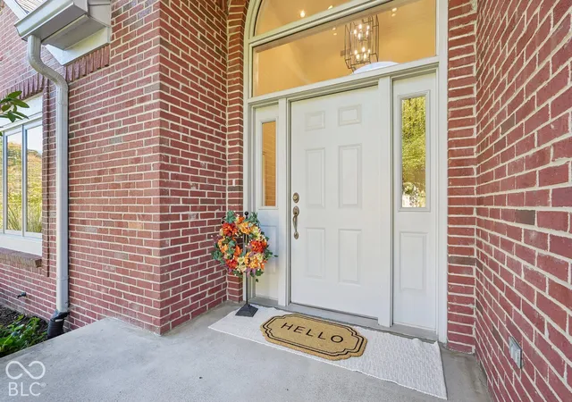 Photo 3 of Single family home for sale at 1607 Corniche Dr, Zionsville, IN 46077 | MLS# 22130070 | Listing updated on 2026-10-24