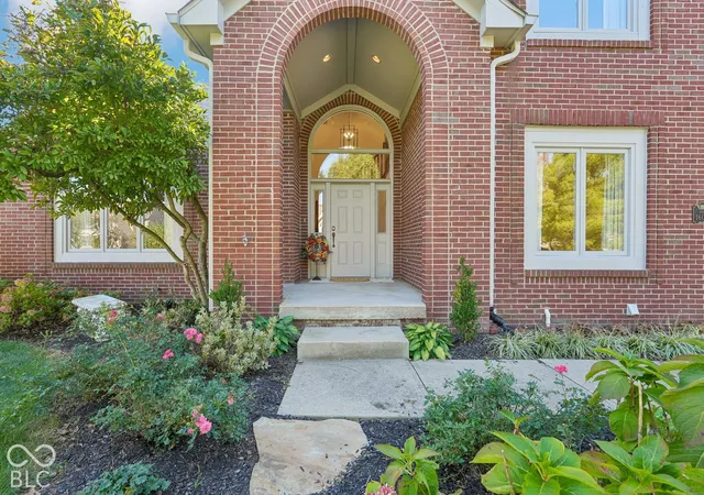 Photo 2 of Single family home for sale at 1607 Corniche Dr, Zionsville, IN 46077 | MLS# 22130070 | Listing updated on 2026-10-24