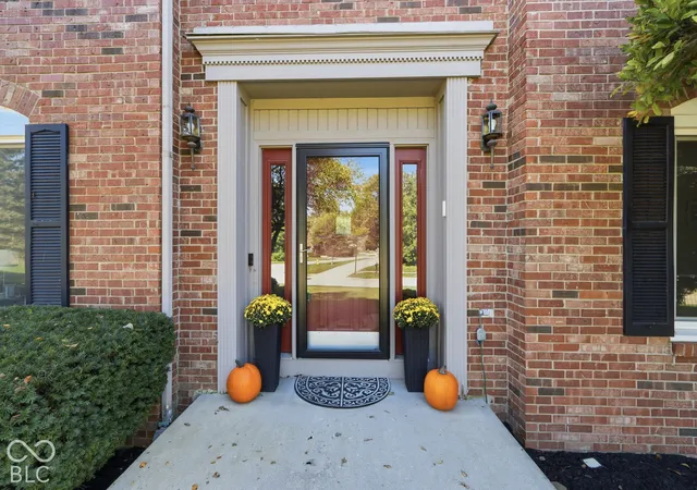 Photo 3 of Single family home for sale at 897 Joann Ct, Carmel, IN 46032 | MLS# 22130076 | Listing updated on 2026-10-08