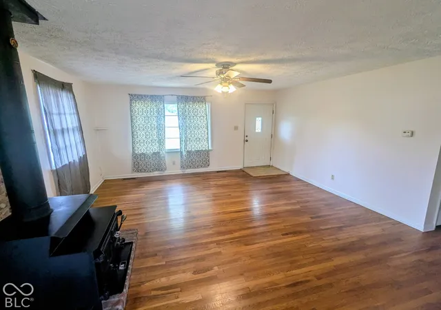 Photo 3 of Single family home for sale at 364 Robbins Dr, Greenwood, IN 46142 | MLS# 22130078 | Listing updated on 2026-10-29