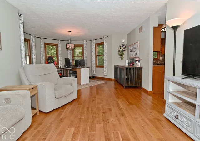Photo 3 of Single family home for sale at 454 E County Rd 550 S, Cloverdale, IN 46120 | MLS# 22130089 | Listing updated on 2026-10-09