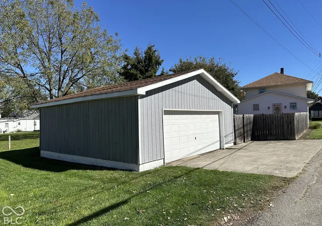Photo 3 of Single family home for sale at 321 N High St, Union City, IN 47390 | MLS# 22130092 | Listing updated on 2026-10-08