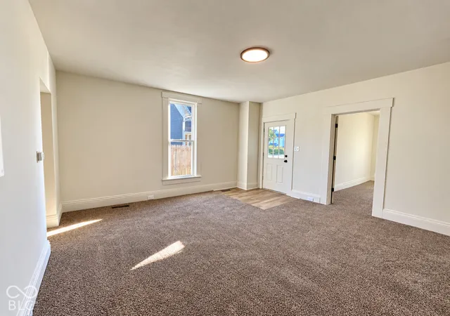 Photo 4 of Sale Pending at 212 Parke Ave, Crawfordsville, IN 47933 | MLS# 22130094 | Listing updated on 2026-10-08