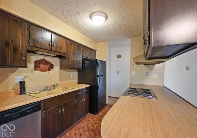 Photo 4 of Single family home for sale at 5708 Milhouse Rd, Indianapolis, IN 46221 | MLS# 22130106 | Listing updated on 2026-10-06