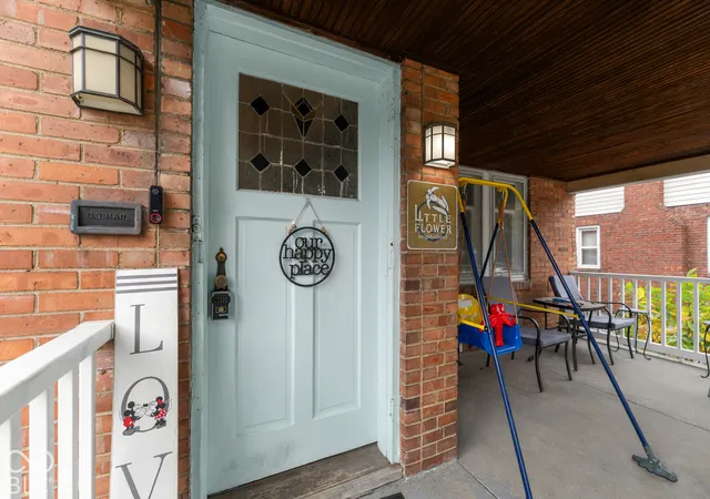 Photo 4 of Single family home for sale at 1214 Shannon Ave, Indianapolis, IN 46201 | MLS# 22130115 | Listing updated on 2026-10-23
