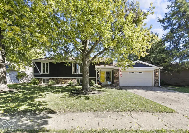Photo 1 of Single family home for sale at 3435 Summerfield Dr, Indianapolis, IN 46214 | MLS# 22130119 | Listing updated on 2026-10-08