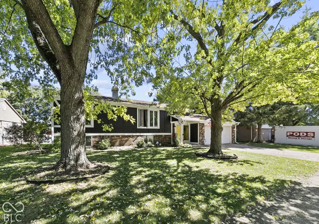 Photo 3 of Single family home for sale at 3435 Summerfield Dr, Indianapolis, IN 46214 | MLS# 22130119 | Listing updated on 2026-10-08