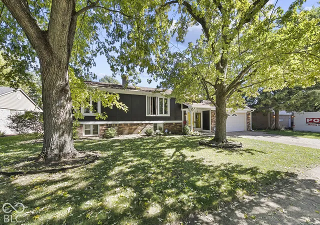 Photo 4 of Single family home for sale at 3435 Summerfield Dr, Indianapolis, IN 46214 | MLS# 22130119 | Listing updated on 2026-10-08
