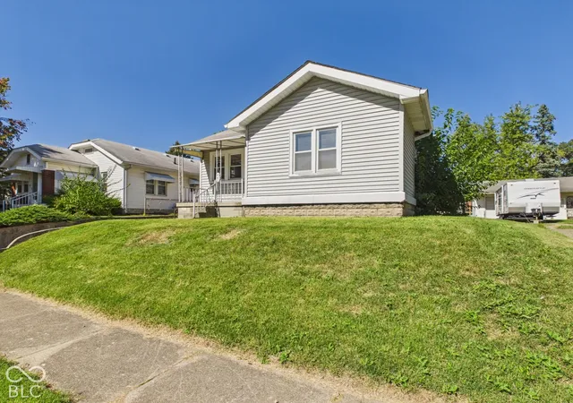 Photo 2 of Single family home for sale at 240 W 37th Street, Anderson, IN 46013 | MLS# 22130127 | Listing updated on 2026-10-06