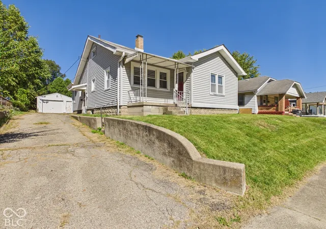 Photo 3 of Single family home for sale at 240 W 37th Street, Anderson, IN 46013 | MLS# 22130127 | Listing updated on 2026-10-06