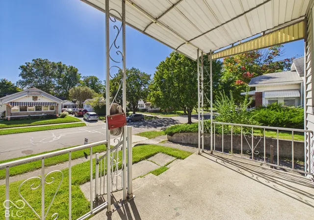 Photo 4 of Single family home for sale at 240 W 37th Street, Anderson, IN 46013 | MLS# 22130127 | Listing updated on 2026-10-06