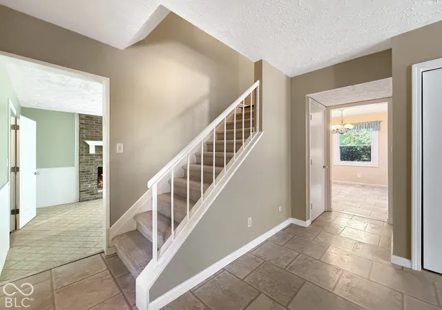 Photo 3 of Single family home for sale at 980 Wood Crk Pl, Greenwood, IN 46142 | MLS# 22130132 | Listing updated on 2026-10-08