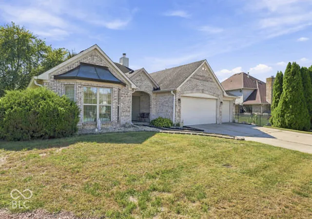 Photo 2 of Single family home for sale at 10915 Players Dr, Indianapolis, IN 46229 | MLS# 22130135 | Listing updated on 2026-10-07