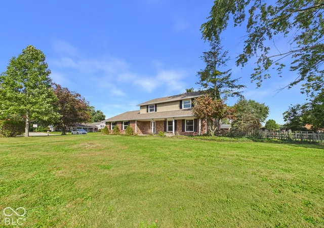 Photo 2 of Single family home for sale at 1808 Westwood, Anderson, IN 46011 | MLS# 22130142 | Listing updated on 2026-10-07