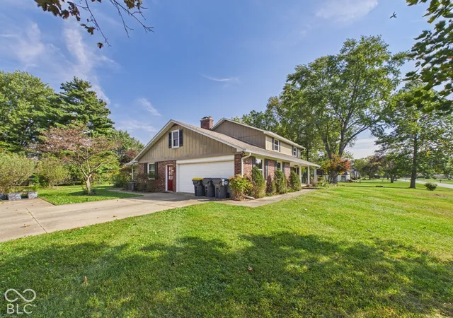 Photo 3 of Single family home for sale at 1808 Westwood, Anderson, IN 46011 | MLS# 22130142 | Listing updated on 2026-10-07