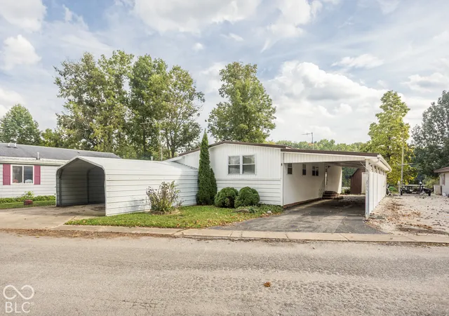 Manufactured home for sale at 2005 Van Bibber Lake Ests, Greencastle, IN 46135 | MLS# 22130150