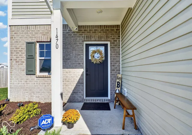 Photo 2 of Single family home for sale at 1470 Bella Rita Ln, Pendleton, IN 46064 | MLS# 22130151 | Listing updated on 2026-10-09