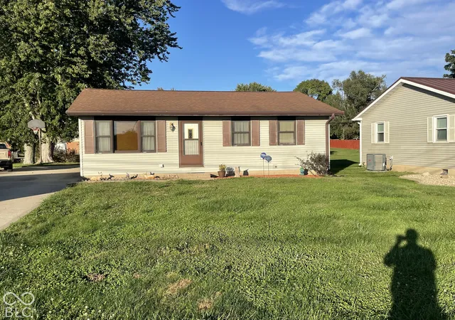 Photo 2 of Single family home for sale at 1030 Howard, Rockville, IN 47872 | MLS# 22130152 | Listing updated on 2026-10-07