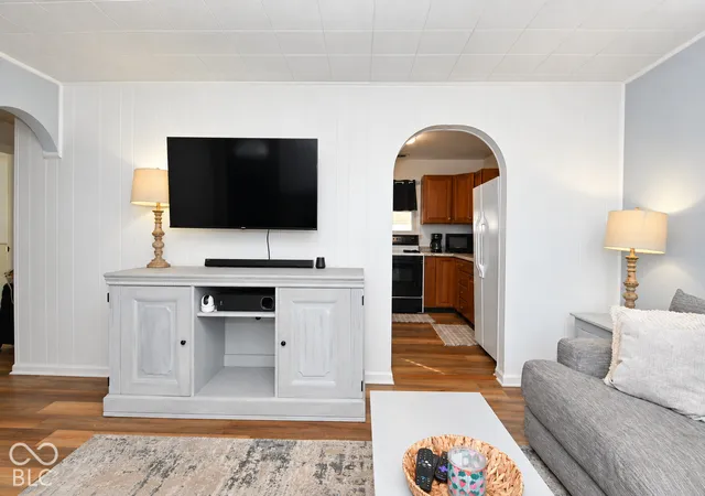 Photo 4 of Single family home for sale at 321 N 18th Avenue, Beech Grove, IN 46107 | MLS# 22130156 | Listing updated on 2026-10-07