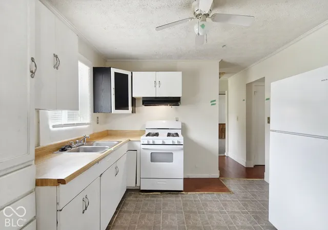 Photo 4 of Single family home for sale at 3656 Erin Dr, Indianapolis, IN 46235 | MLS# 22130161 | Listing updated on 2026-10-15