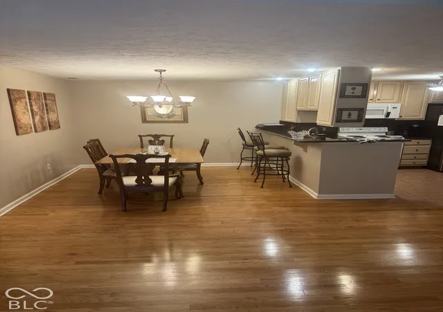 Photo 4 of Condo for sale at 7662 Briarstone Ln, Indianapolis, IN 46227 | MLS# 22130165 | Listing updated on 2026-10-09